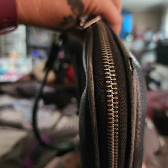 AUTHENTIC RUDSAK CANADAIN HERITAGE leather shoulder handbag preloved - Picture 2 of 7